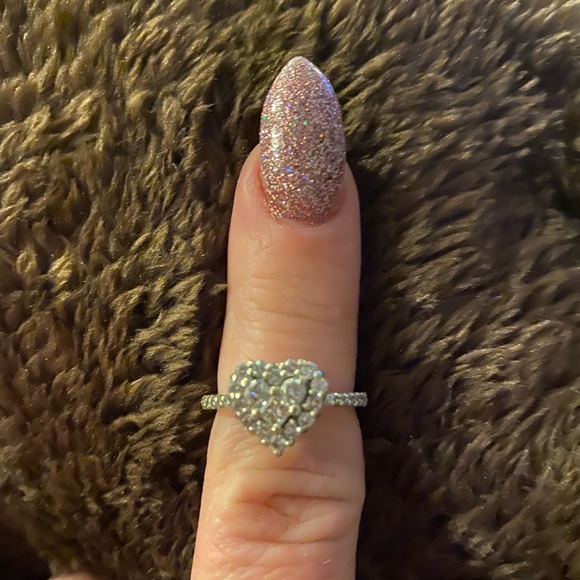 Size 7 cutie heart ring - Picture 4 of 8